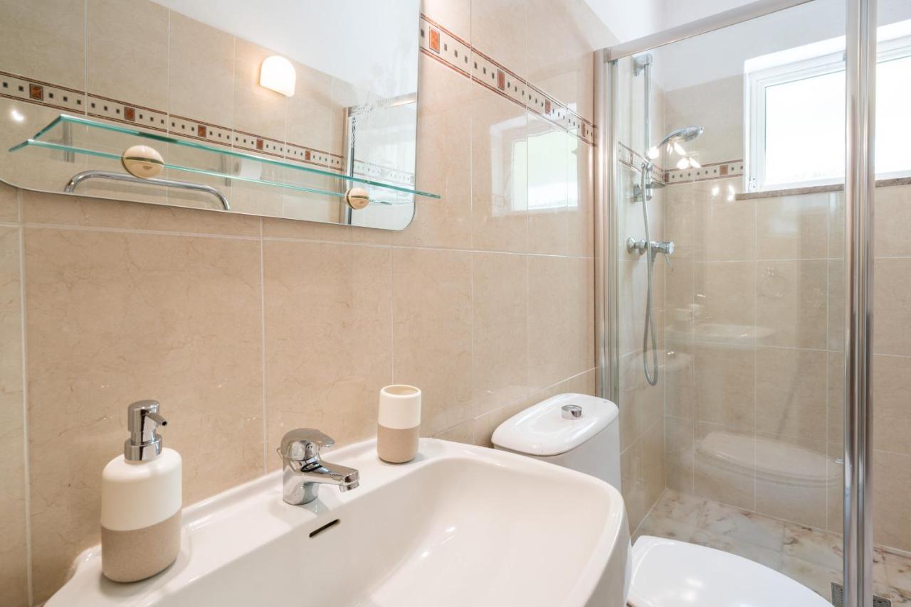 Casa Laranja Three Bedroom Villa Лоуле Екстериор снимка