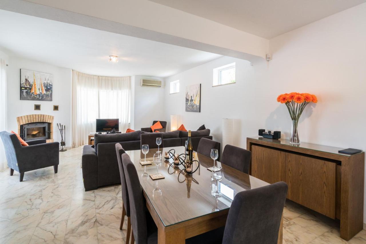 Casa Laranja Three Bedroom Villa Лоуле Екстериор снимка